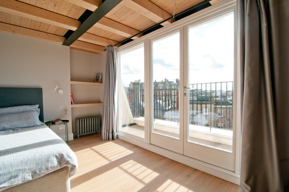 Photo of a victorian balcony in London.