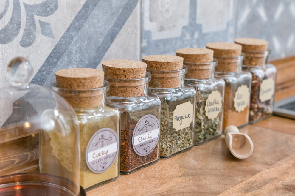 Cette image montre une cuisine.