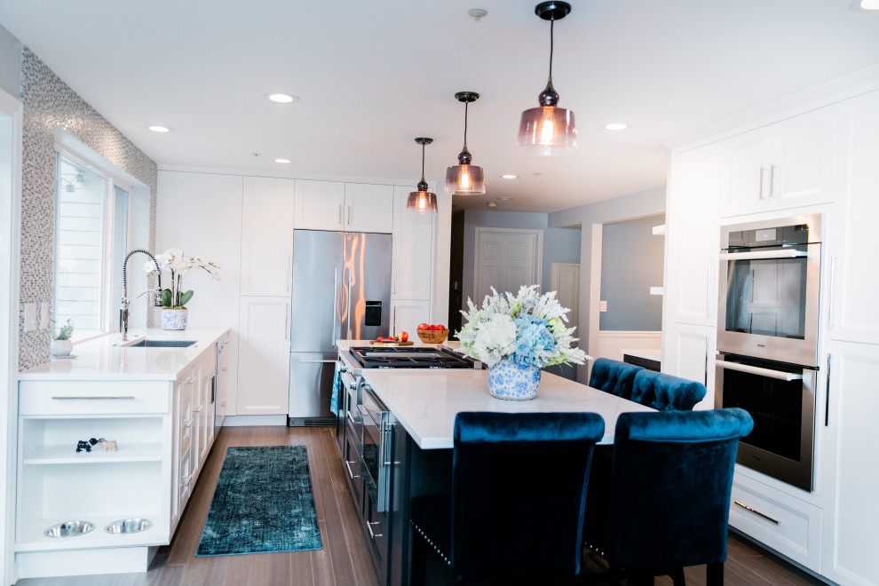 Kitchen - transitional kitchen idea in Seattle
