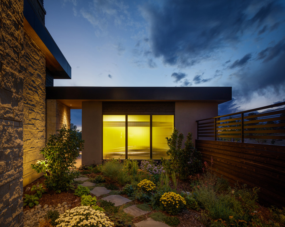 This is an example of a contemporary mulch landscaping in Denver.