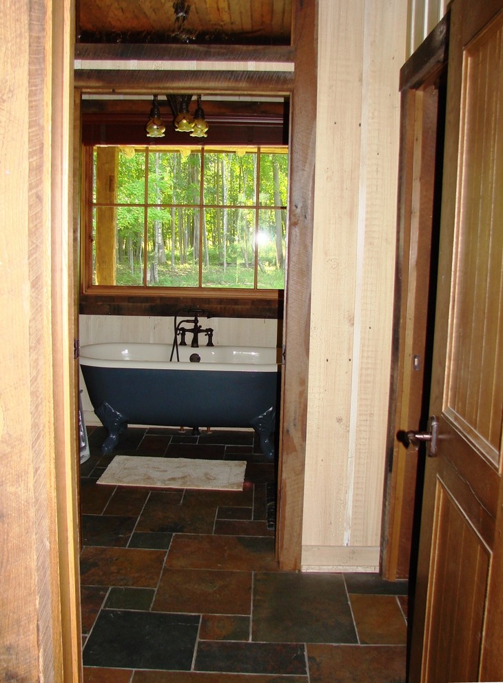 Inspiration for a rustic bathroom remodel in Minneapolis