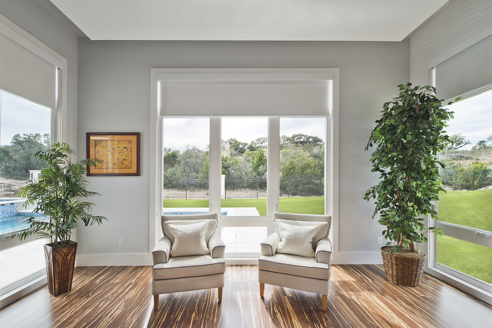 Transitional home design photo in Austin