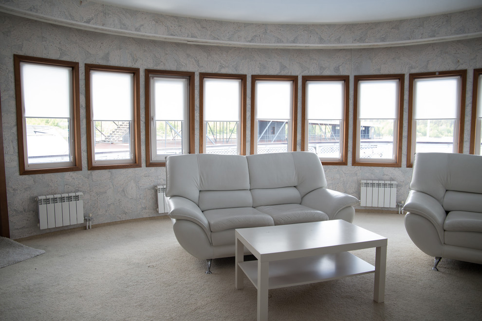 Рулонные шторы на створку окна. Проект на Яхте