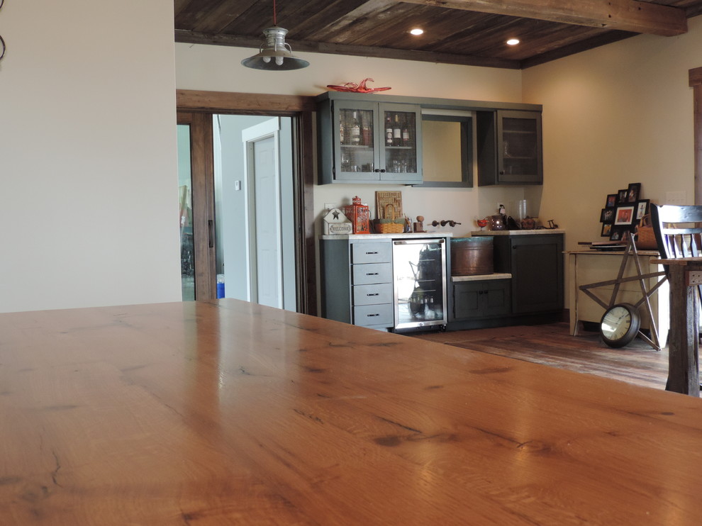 Kitchen - rustic kitchen idea