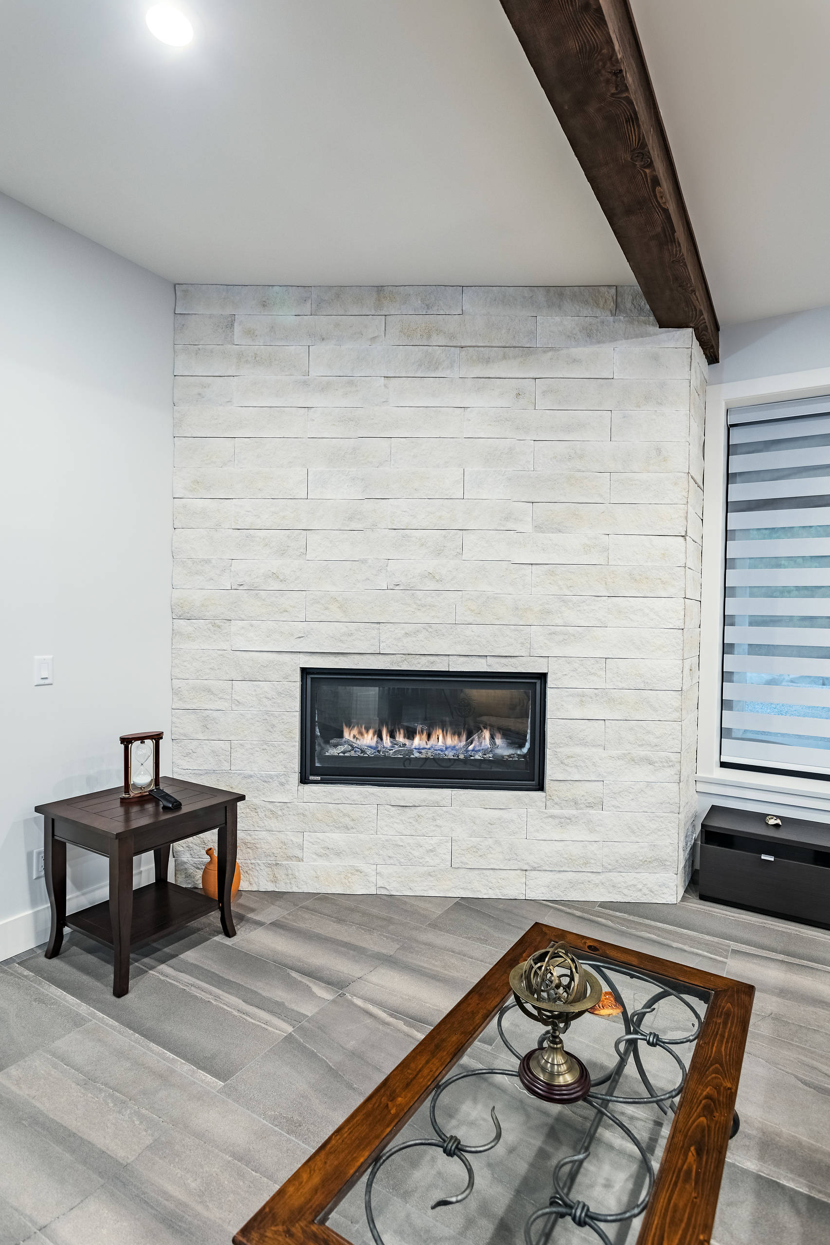 Designs-Done-Right S36 Vantage Hearth Laredo Outdoor Wood Fireplace - White Stacked Brick Liner