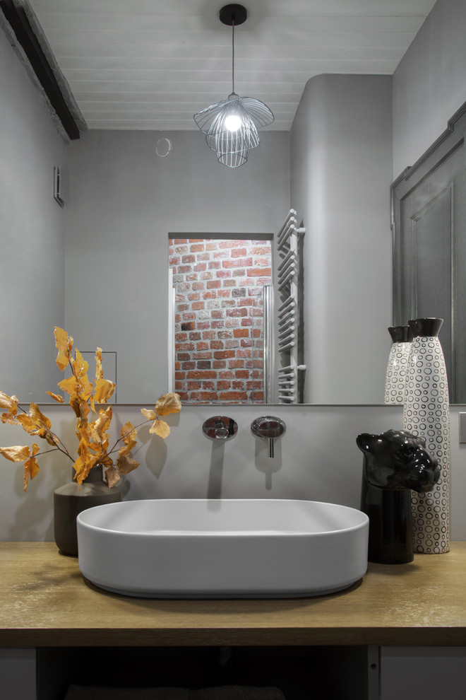 Design ideas for a small contemporary bathroom in Moscow.