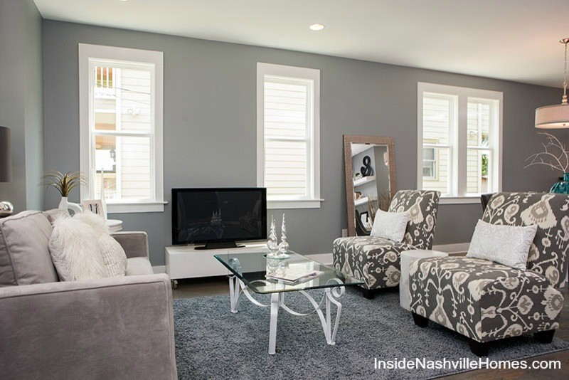 This is an example of a transitional living room in Nashville.
