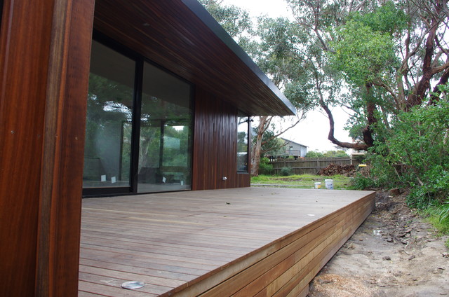 Anglesea contemporary-traedaeck
