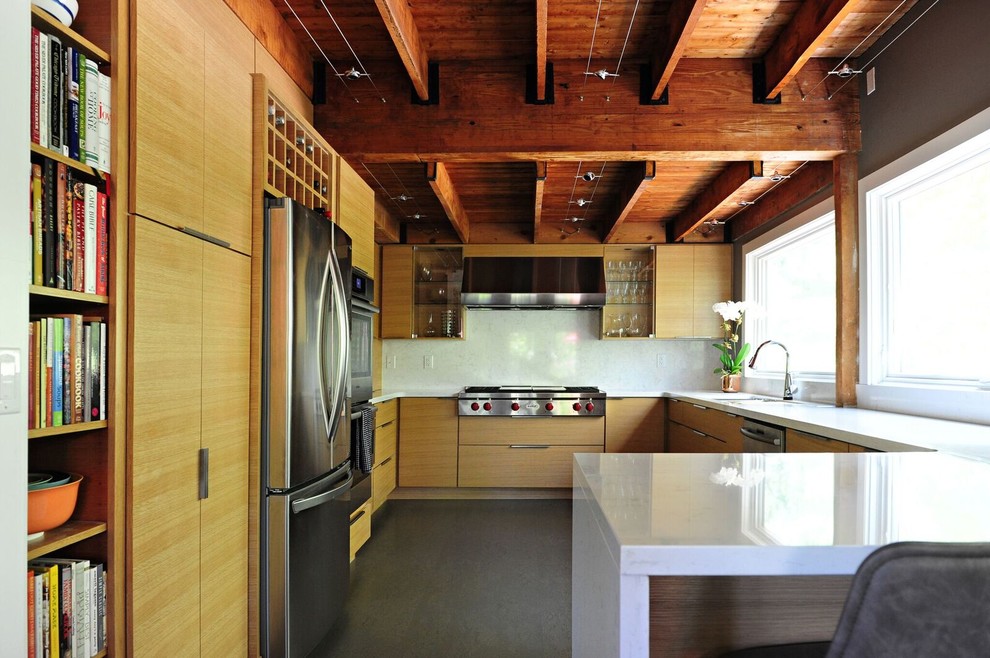 Kitchen - kitchen idea in Indianapolis
