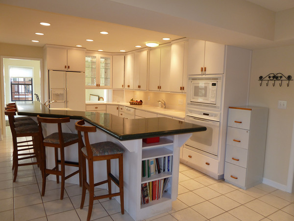 Example of a transitional kitchen design in Indianapolis