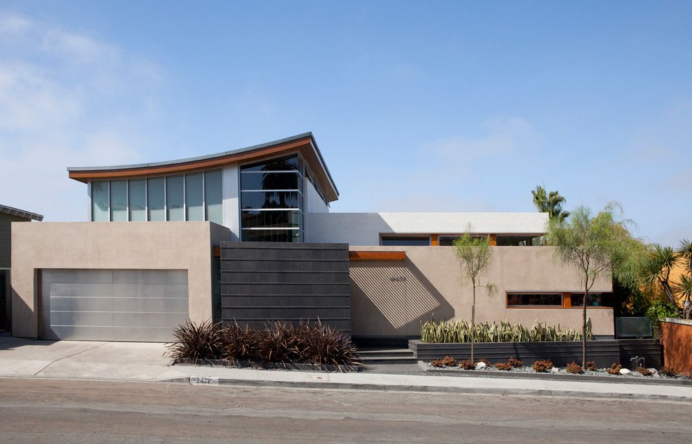 This is an example of a contemporary two-storey exterior in San Diego.