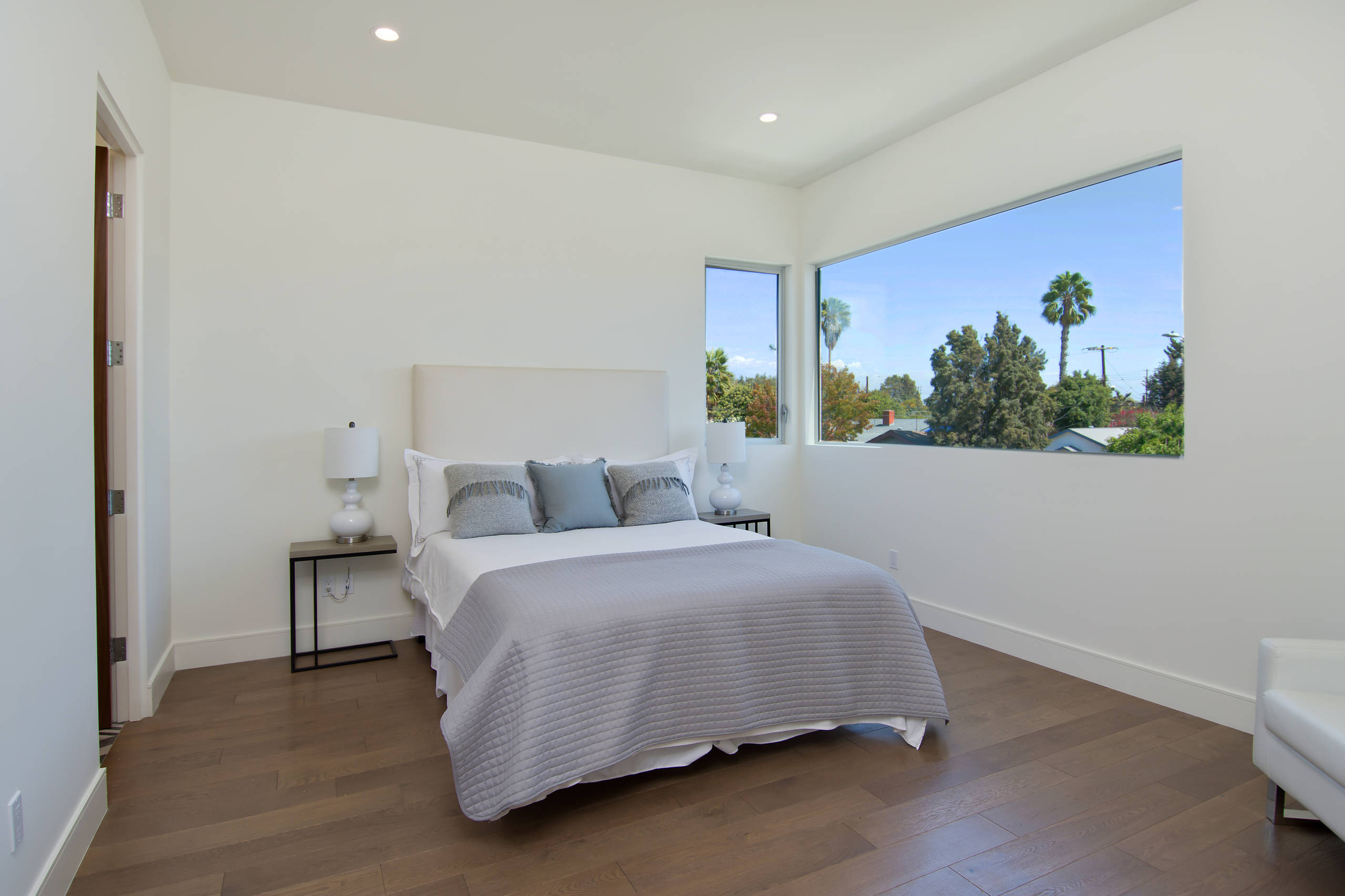 Bedroom | Hallmark Moderno, Mohegan Oak, Venice, CA - Michelle Anaya