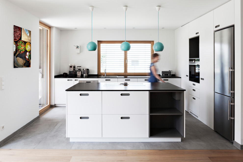 Küche Bayern Contemporary Kitchen Munich by Möbel und