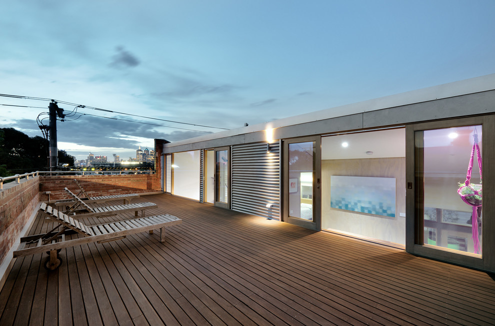 Inspiration for a contemporary deck in Melbourne.