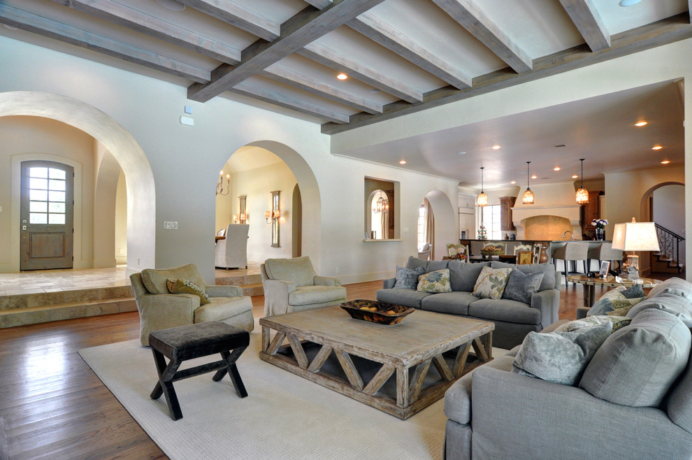 Inspiration for a transitional home design remodel in Dallas