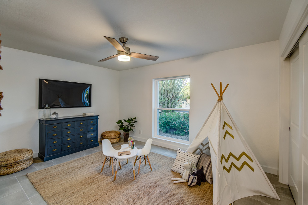 Inspiration for a transitional home design remodel in Phoenix