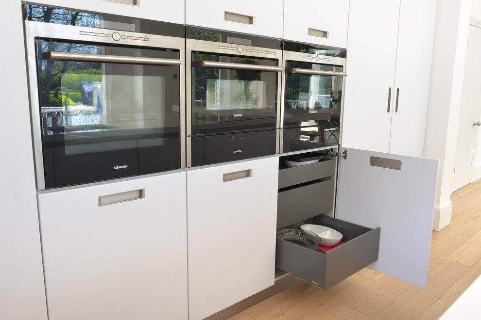 This is an example of a contemporary kitchen in Hertfordshire.