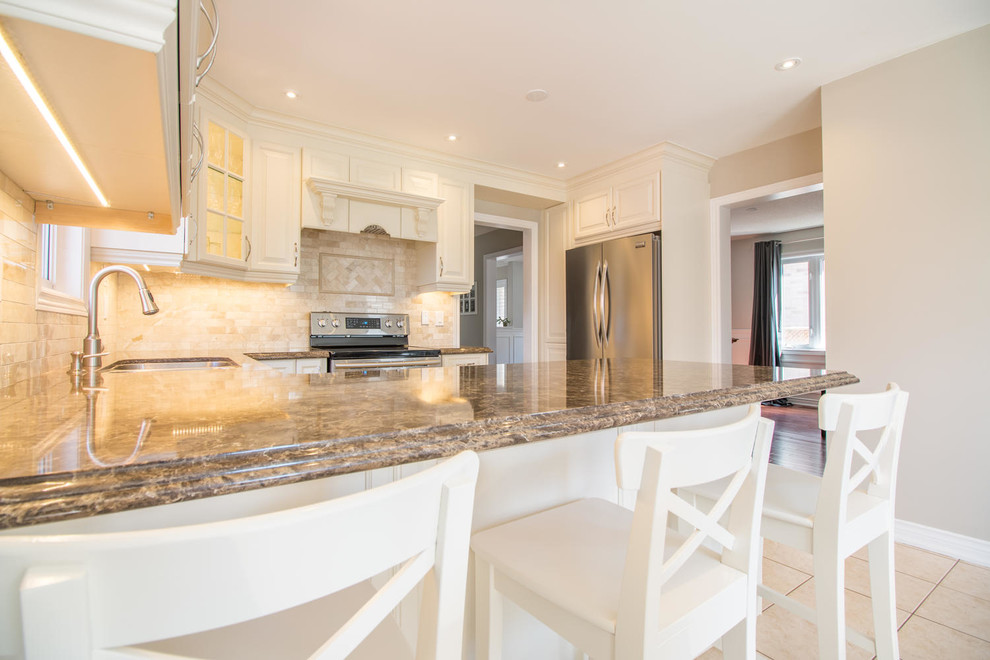 Home design - transitional home design idea