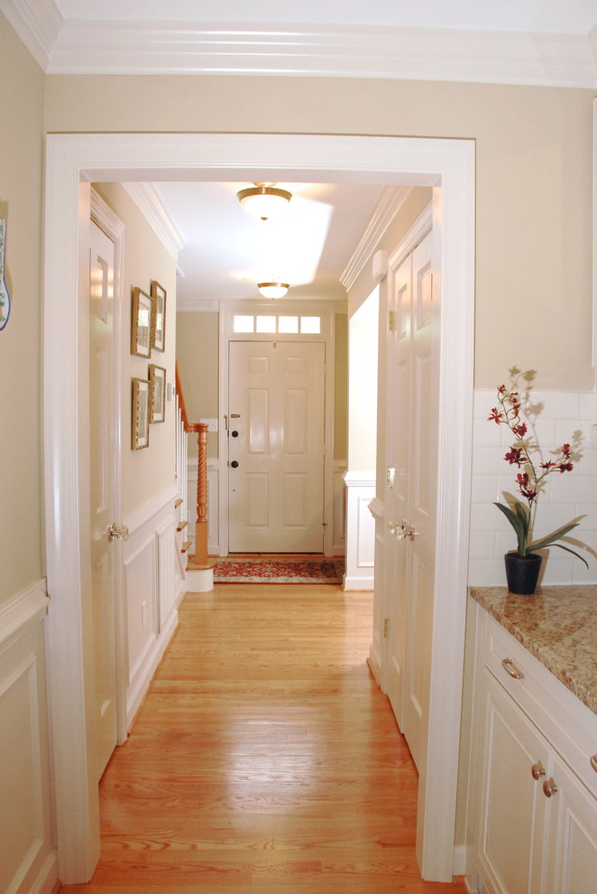 Williamsburg White flat panel kitchen