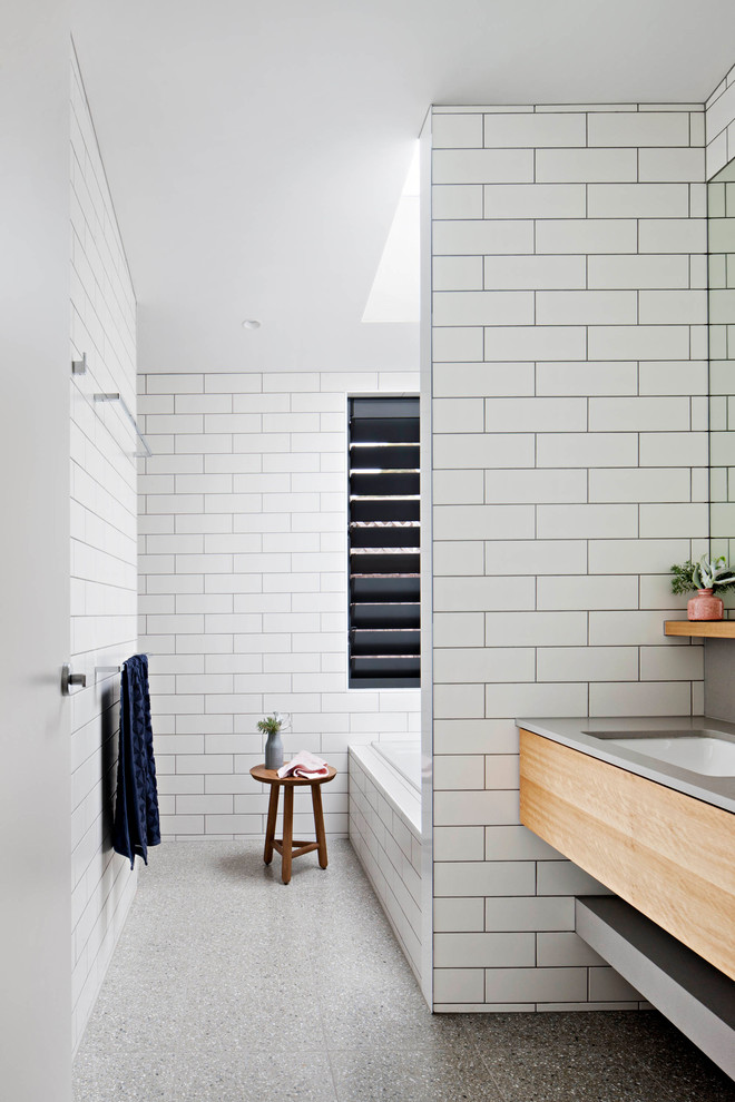 This is an example of a beach style bathroom in Geelong.