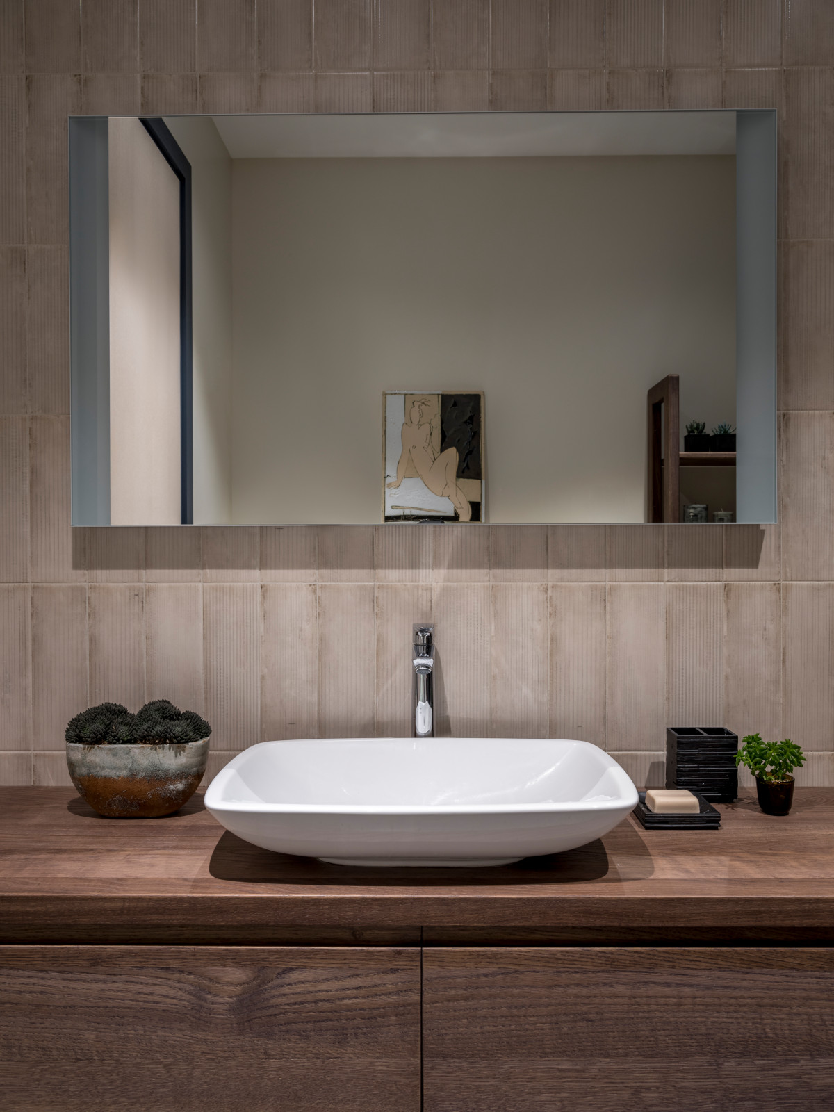 Вдали от глаз/ Out of sight