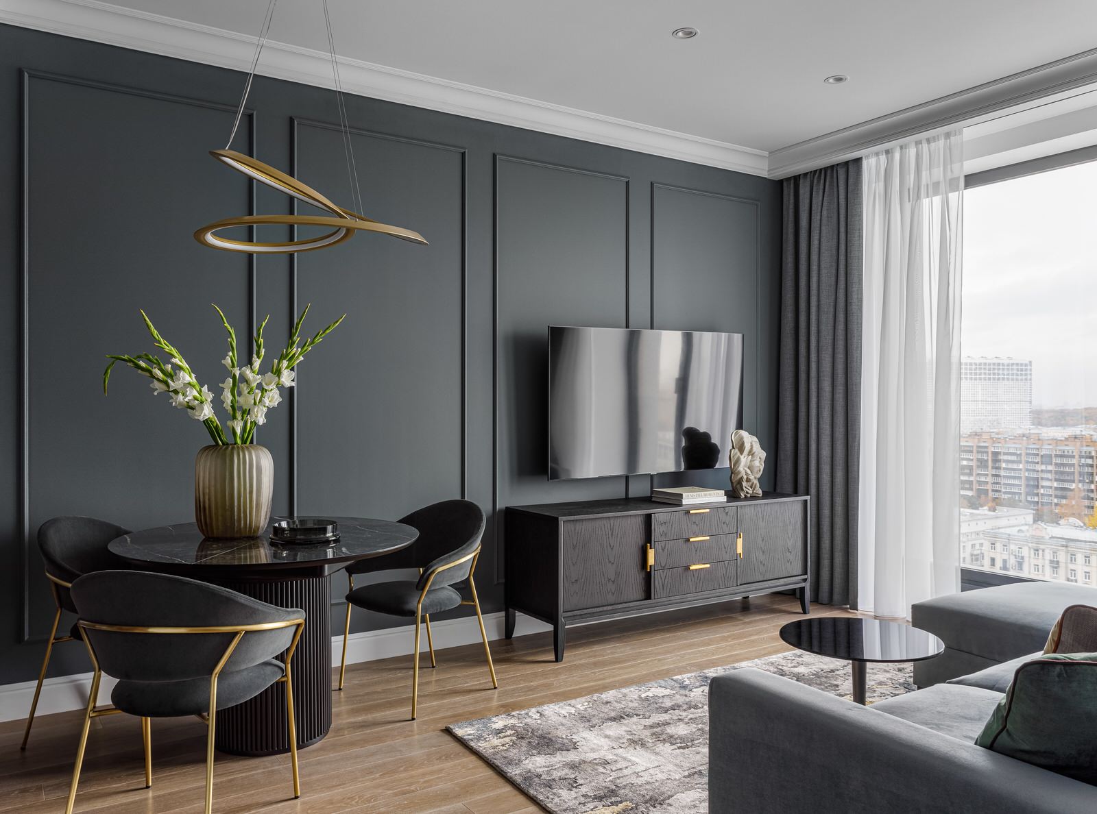 Монохромный серый в реализованном дизайн-проекте в Москве