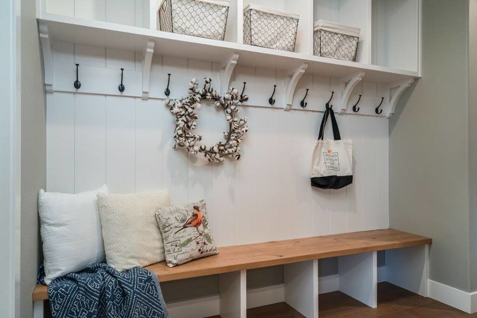 Home design - transitional home design idea in Seattle