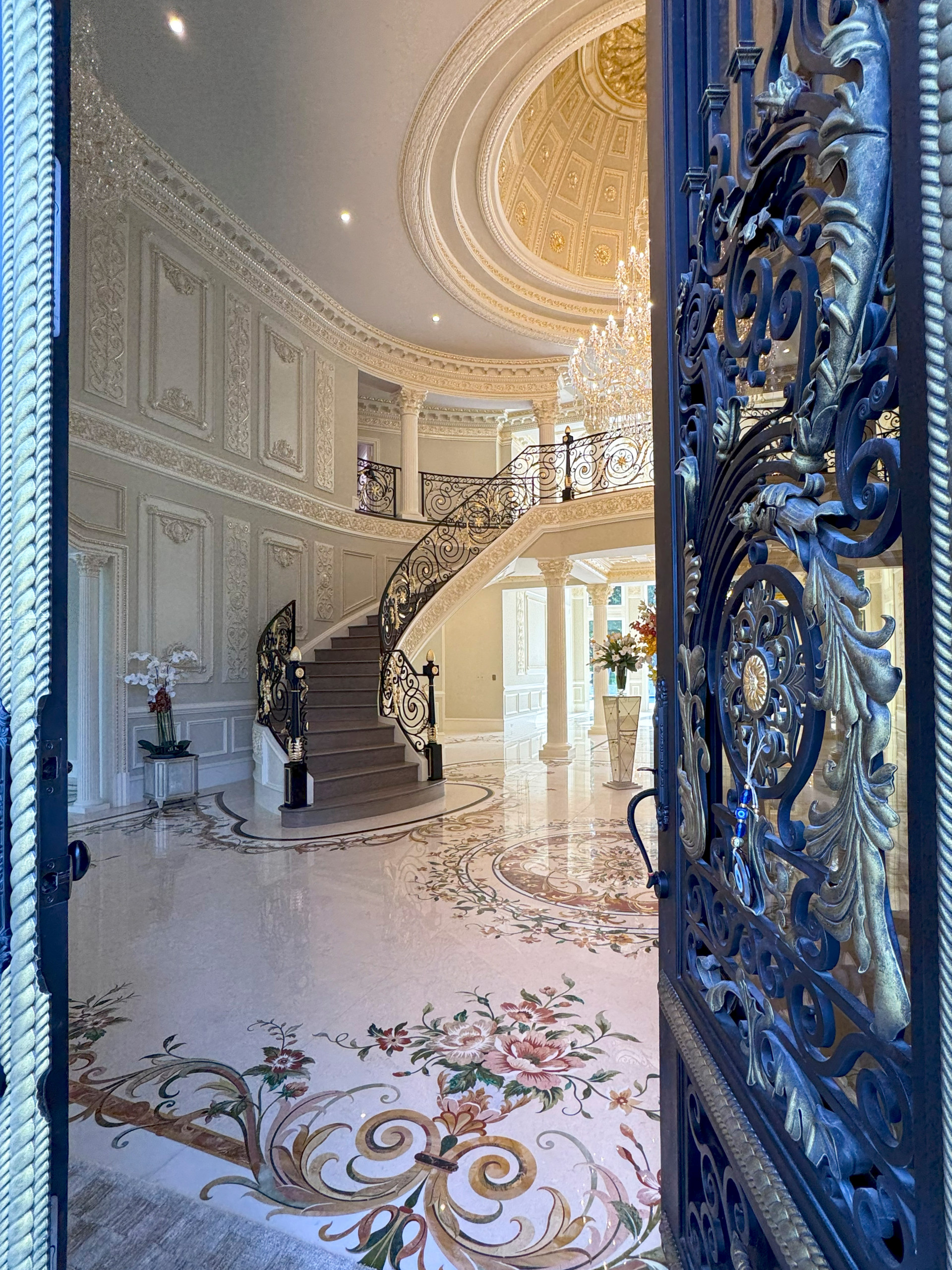 135_Vibrant Staircase with Touch of Historic Grandeur, Great Falls, VA 22066