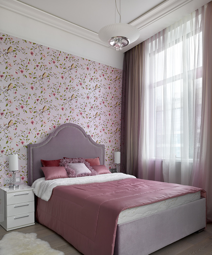 Черно-белая квартира с цветочной спальней