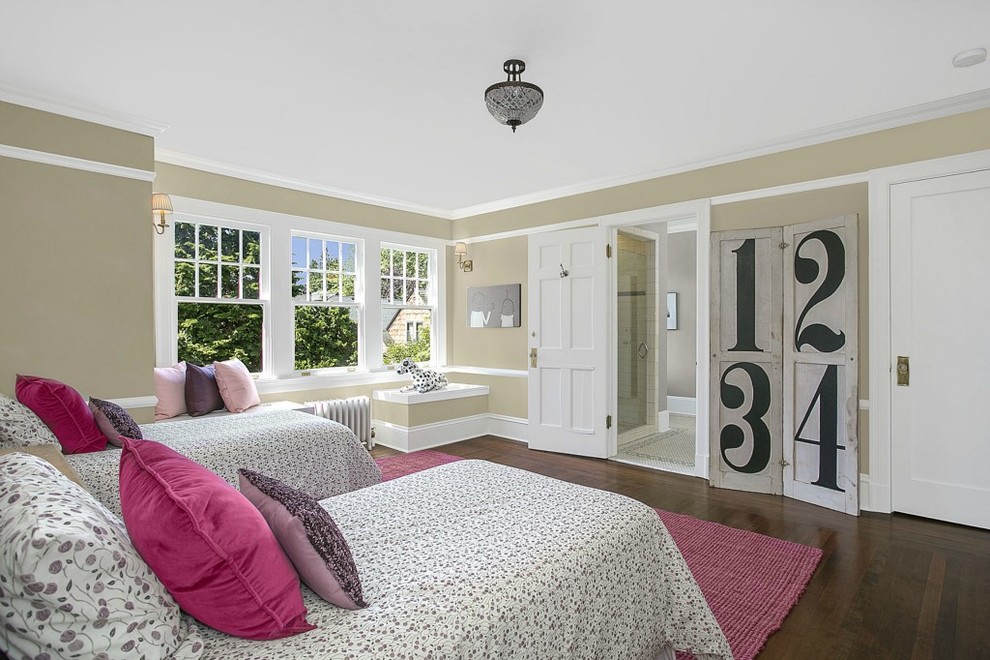 Elegant bedroom photo in Seattle