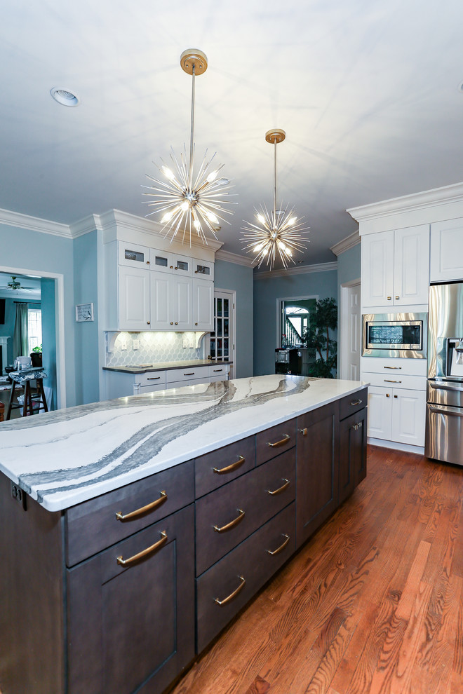 Kitchen - transitional kitchen idea