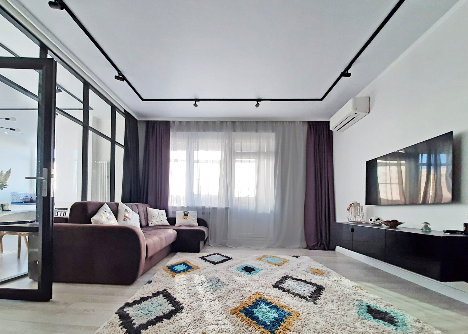 Гостиная в квартире с двумя спальнями на Мосфильмовской