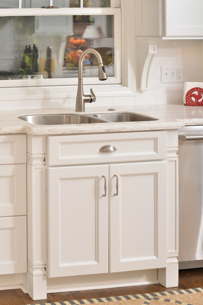 Inspiration for a transitional kitchen remodel in Cleveland