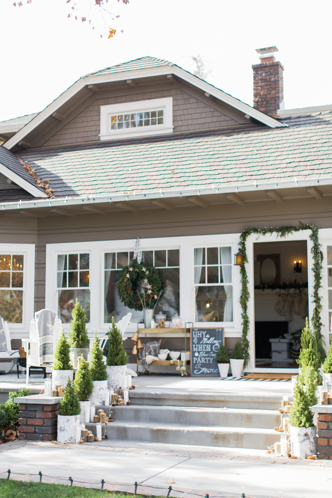 Eclectic home design photo in Sacramento