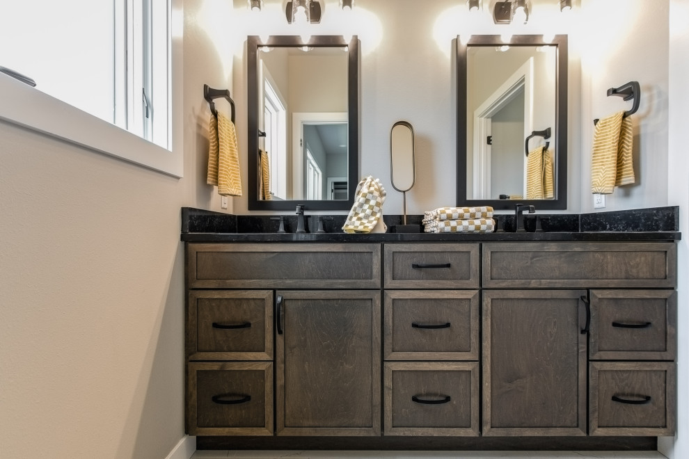 Home design - transitional home design idea