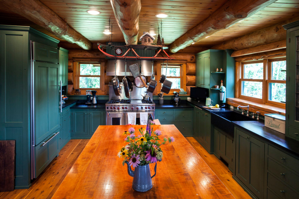 Kitchen - rustic kitchen idea in Minneapolis