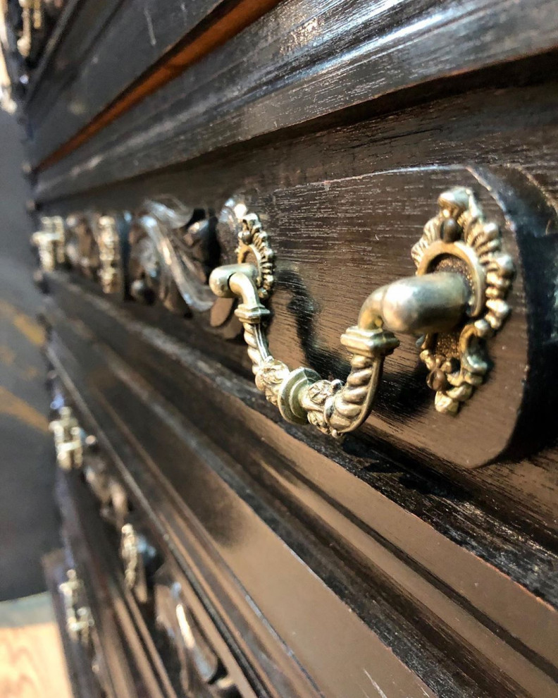 Новая жизum антикварных вещей