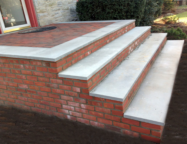 Clay Veneer Bricks Combined With Pa Bluestone Step Treads On Steps Pa Bluestone Step Treads On Steps