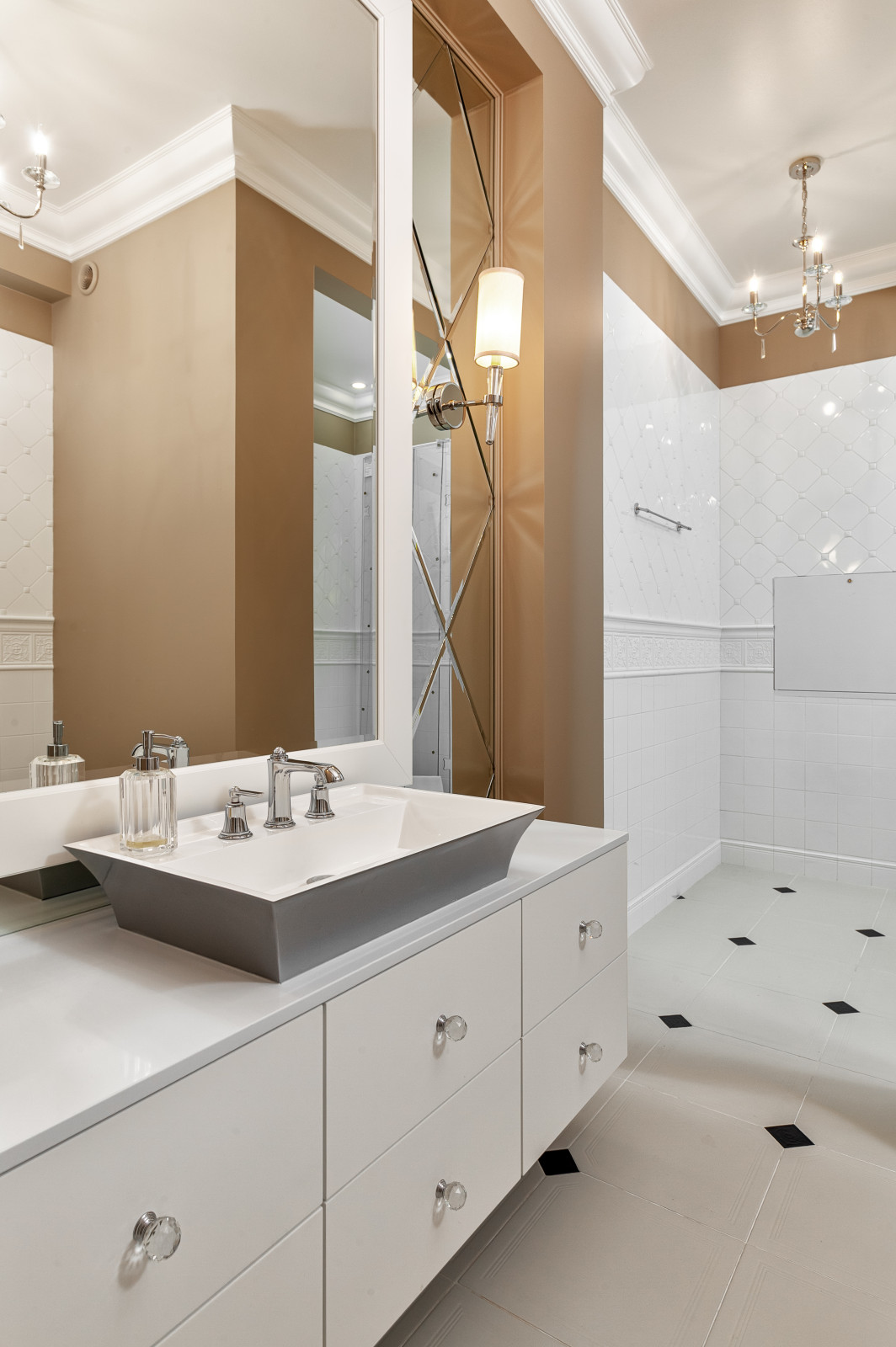 Строительство дома и отделочные работы. Дом на Новой Риге. 700 кв.м.