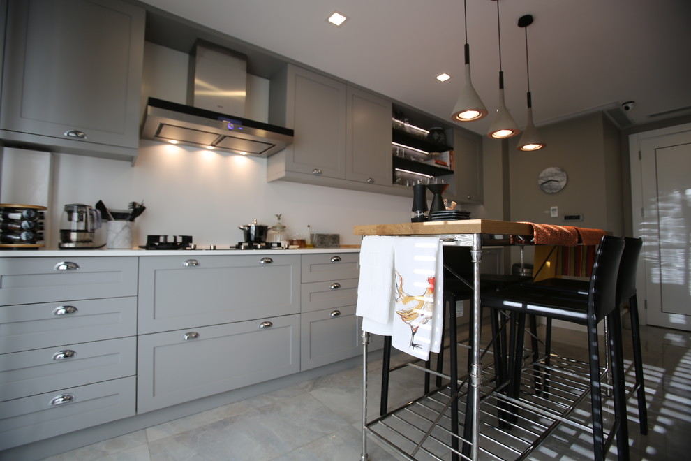 Kitchen - transitional kitchen idea