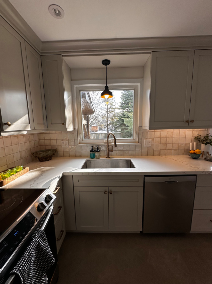 Spencer Crescent - Elegant Kitchen Remodel