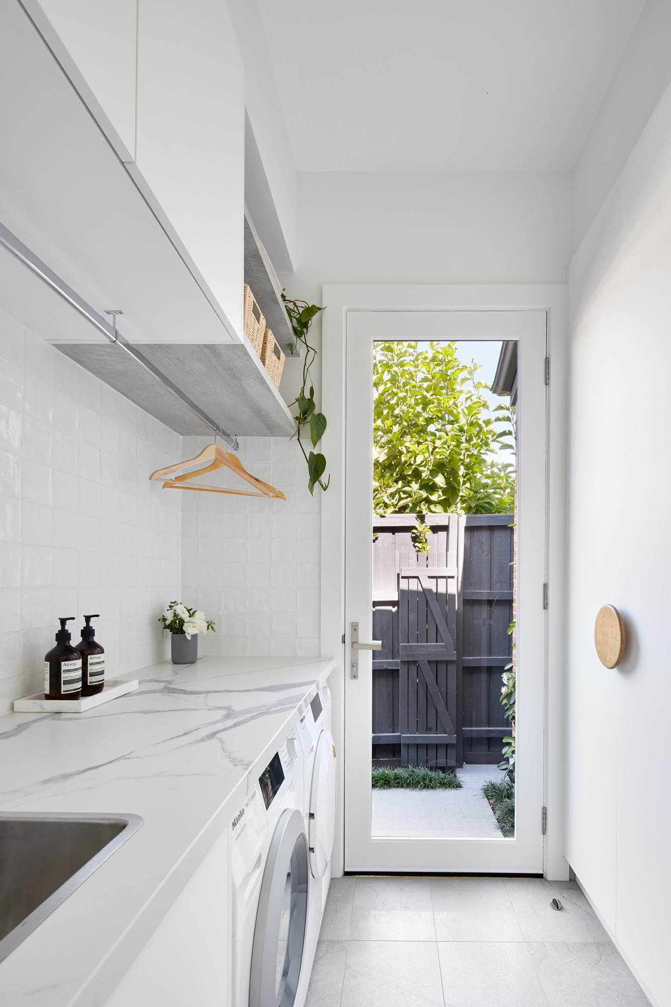 What You Need to Know Before Designing a Laundry Chute | Houzz AU