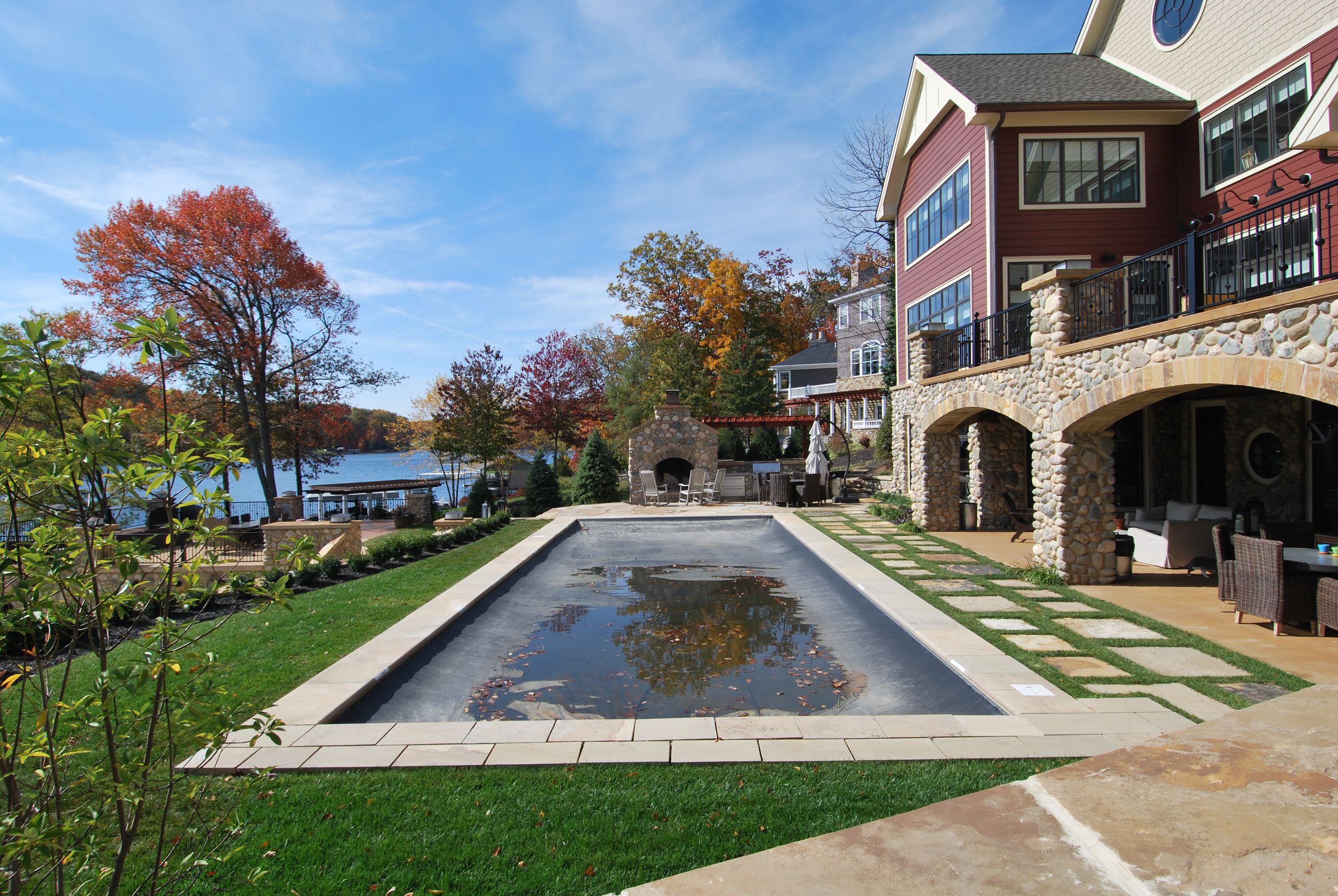 Lake House Extraordinaire!