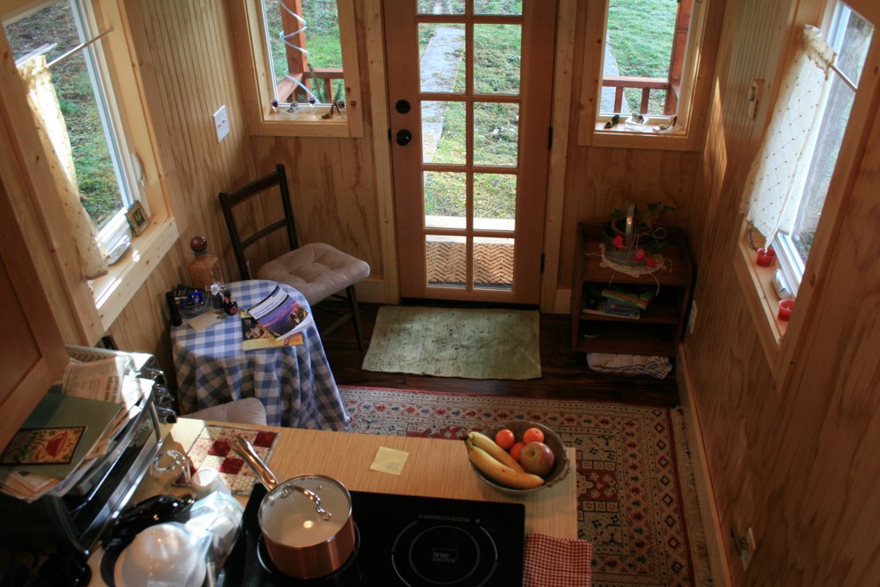 Kitchen - kitchen idea in Seattle