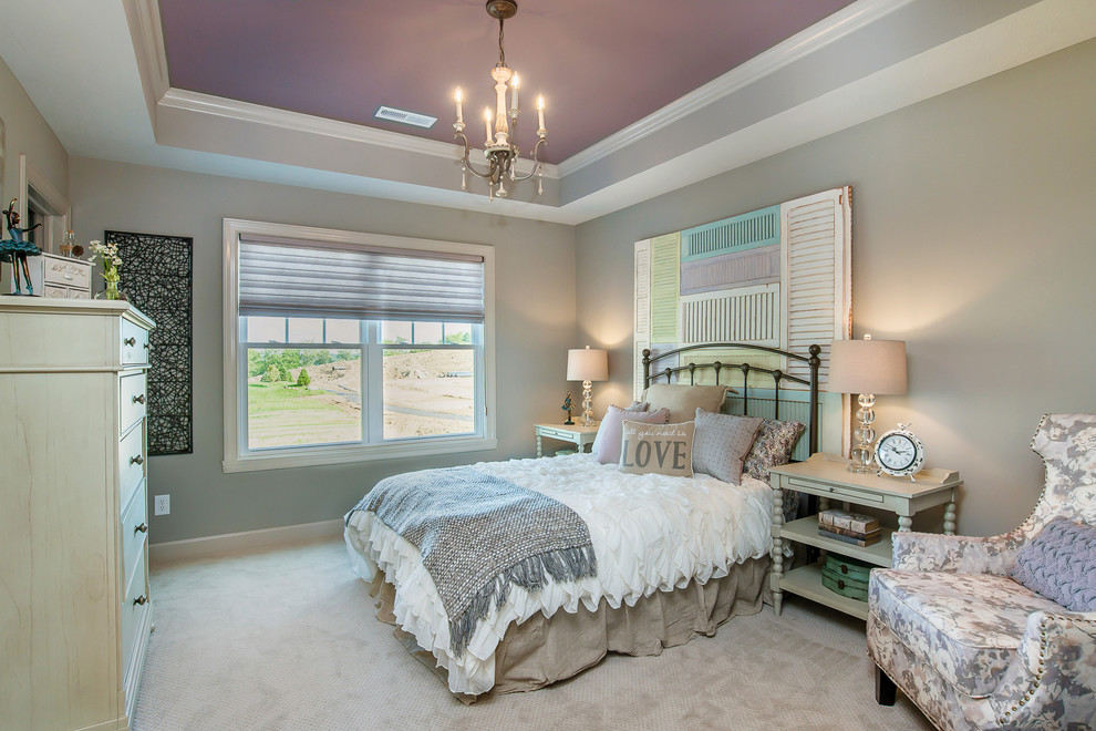 Traditional teen room in Indianapolis with grey walls for girls.