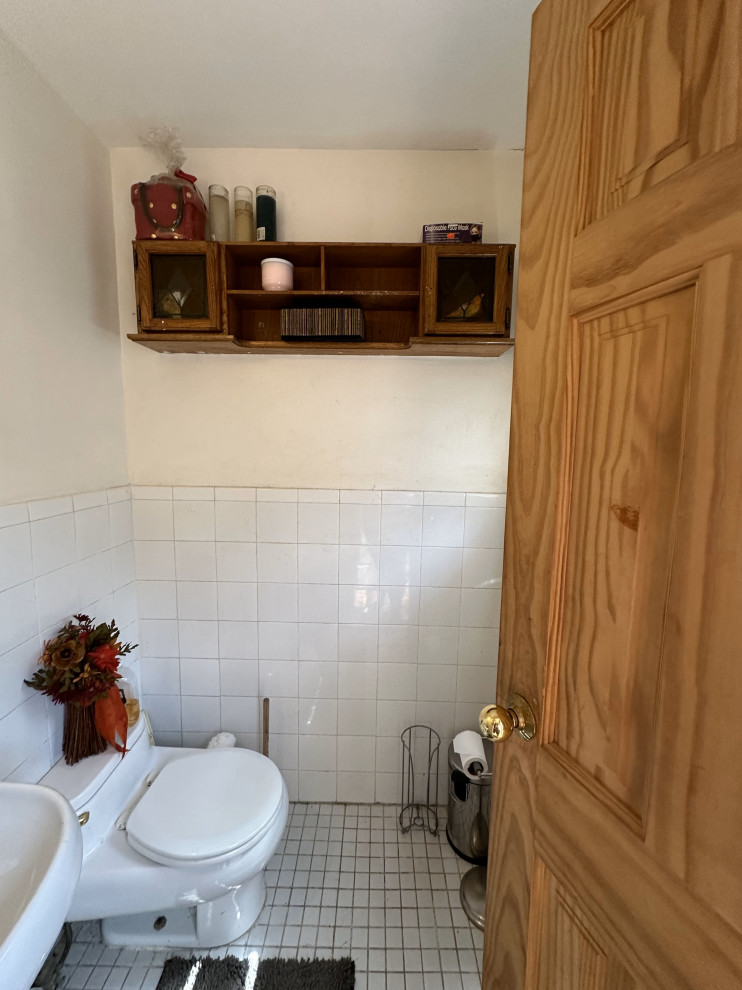Stewart Powder Room - Before