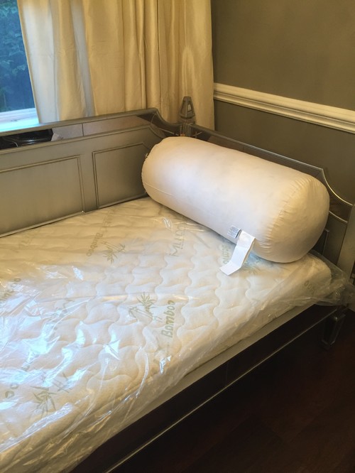 Is there suppose to be a gap between mattress and daybed