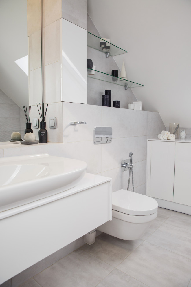 Двухэтажная квартира с мансардным потолком