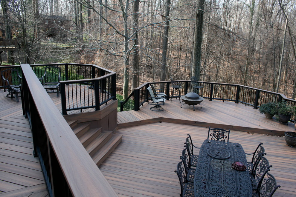 Inspiration for a transitional deck remodel in Baltimore