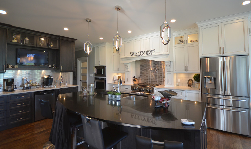 Kitchen - rustic kitchen idea in Vancouver